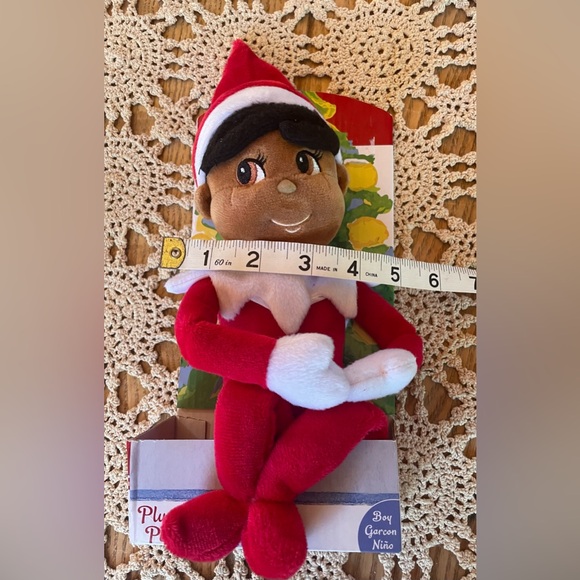 Elf on The Shelf: Christmas Plushee Pals Bundle Dark Skin Brown Eyed Boy - Picture 3 of 5